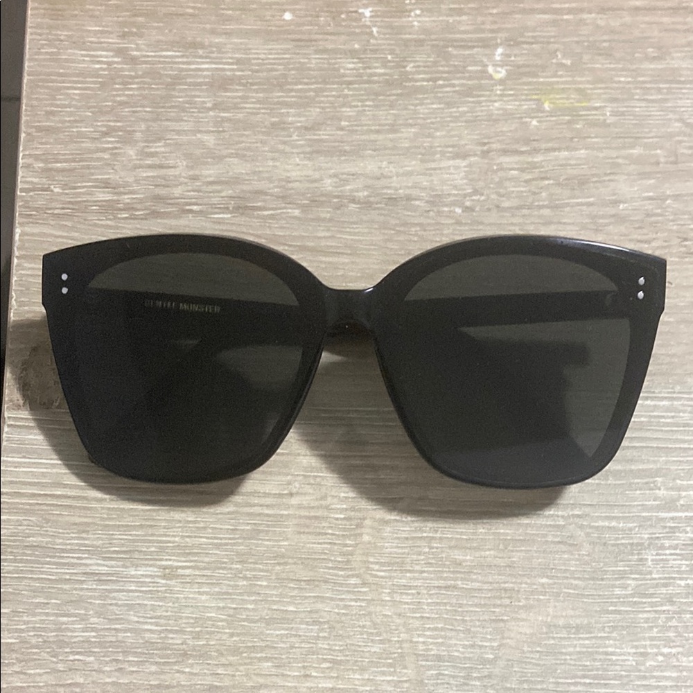 GENTLE MONSTER Gabee 01 Black Sunglasses